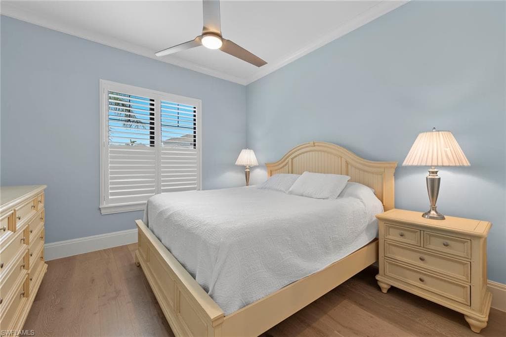 211 San Mateo DR-35