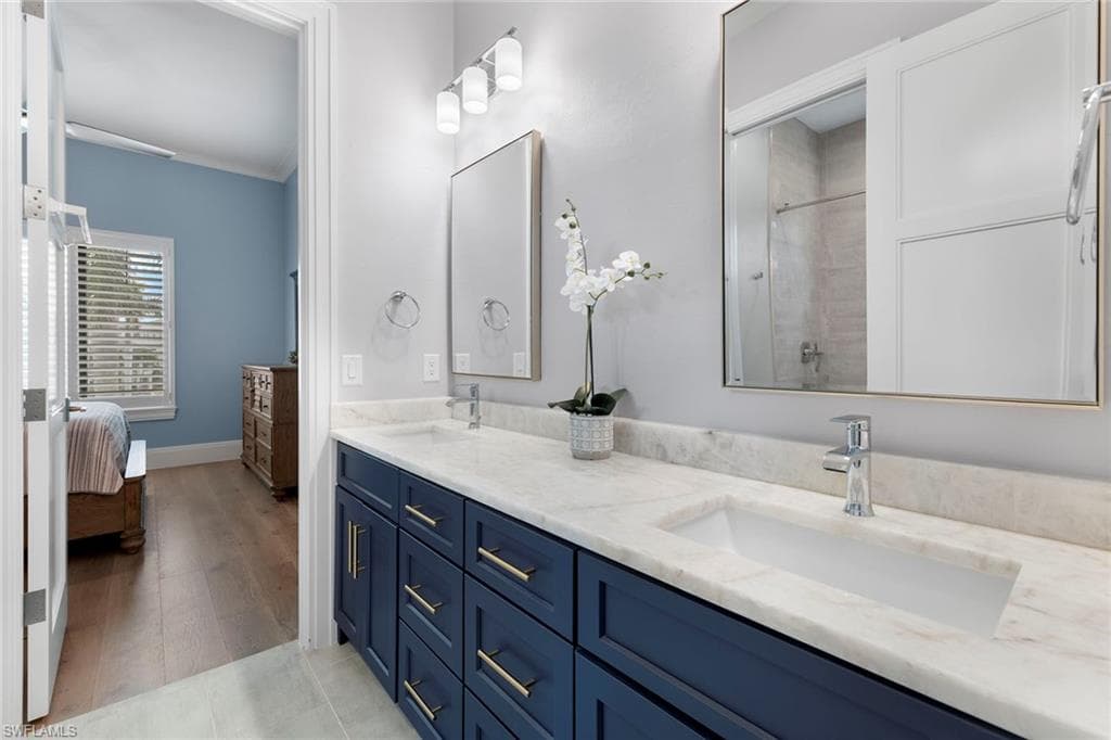 211 San Mateo DR-31