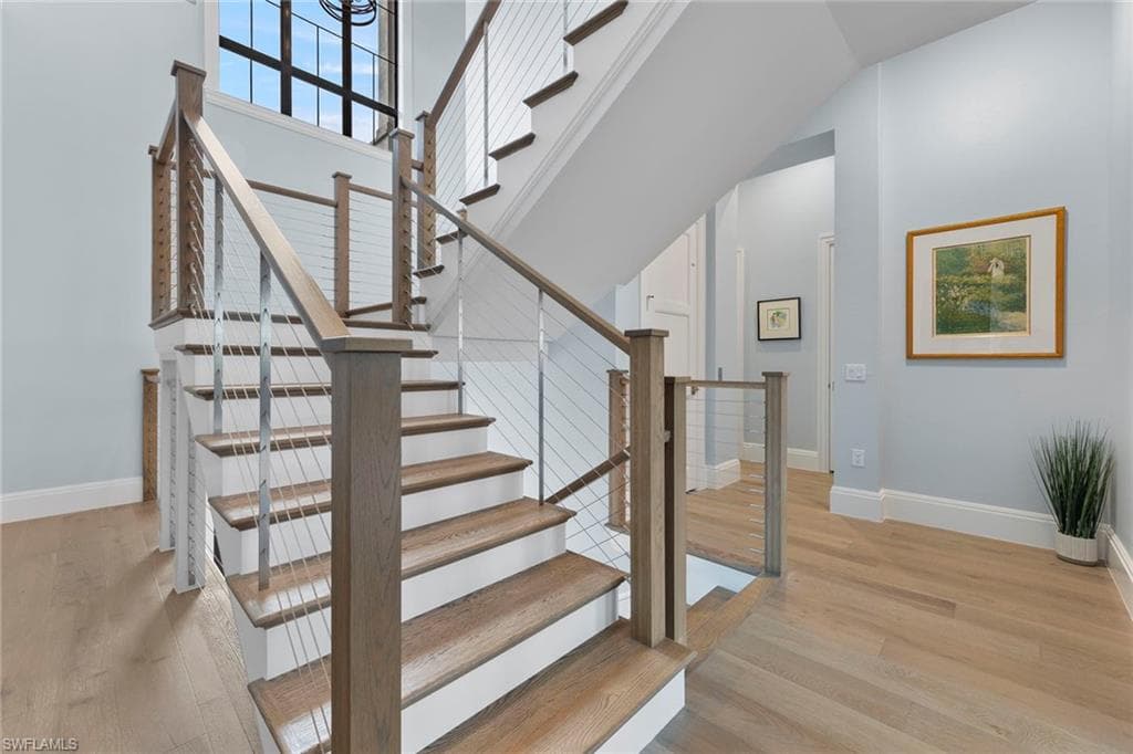 211 San Mateo DR-4