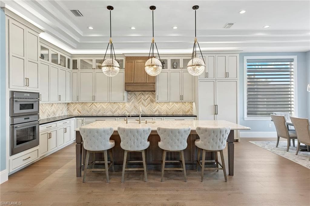 211 San Mateo DR-8