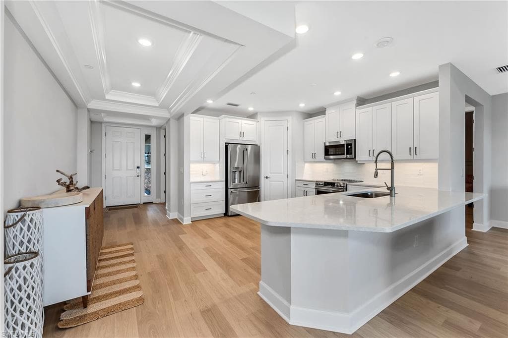 15324 Lucerna ST 102-10