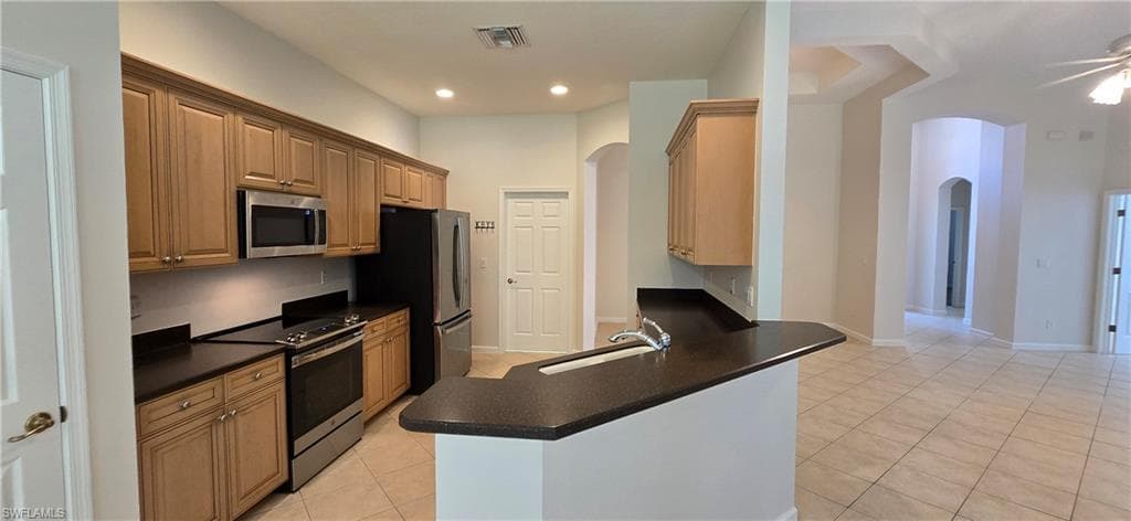 7856 Founders CIR-7