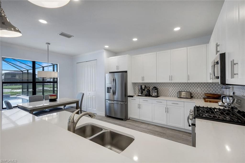 4500 Aurora ST-12