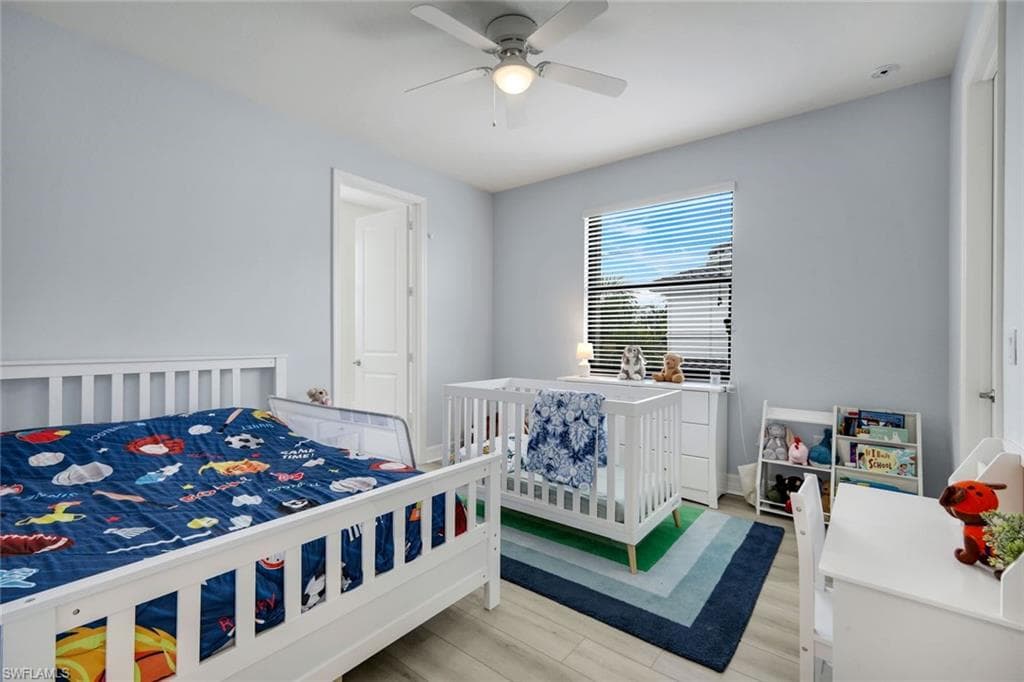 4500 Aurora ST-22