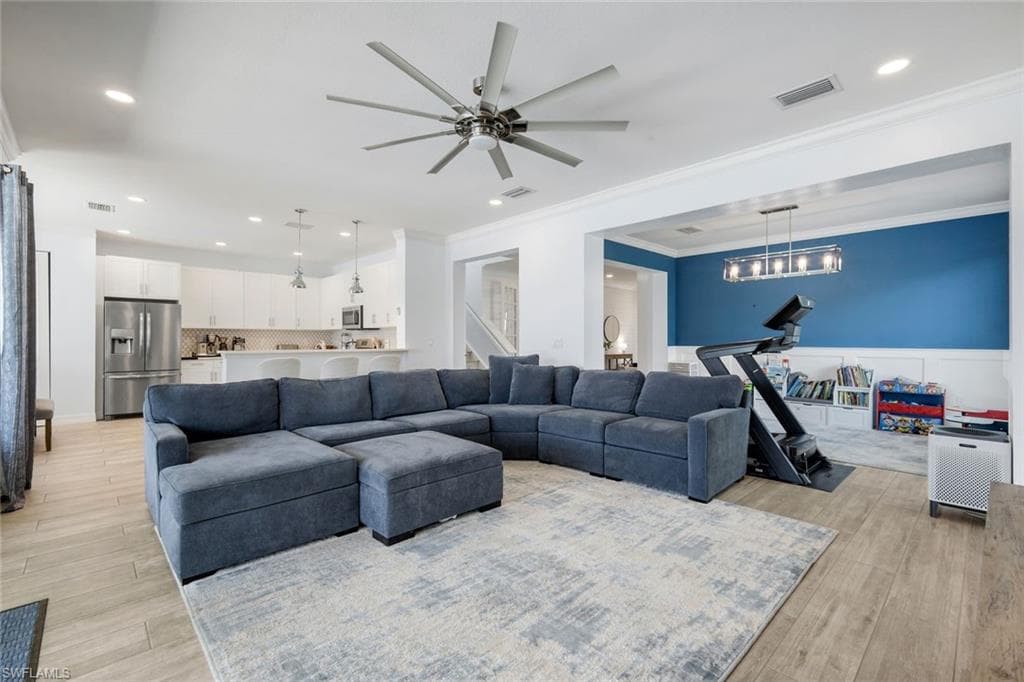 4500 Aurora ST-7