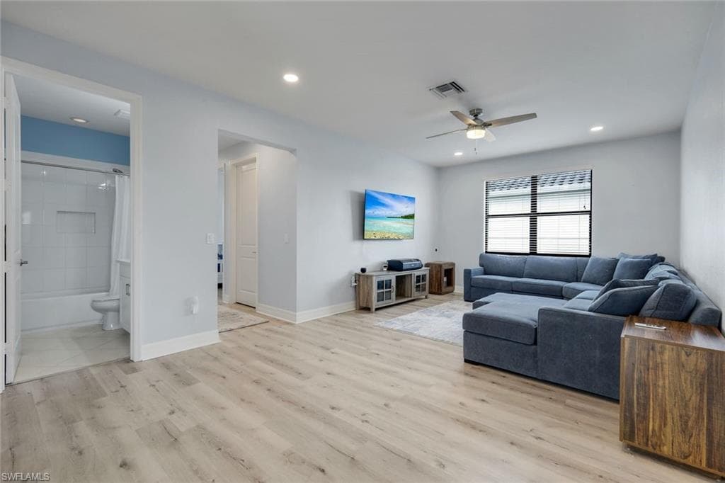 4500 Aurora ST-10