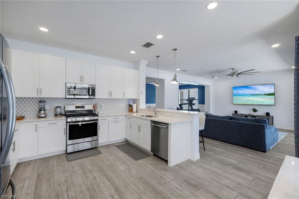 4500 Aurora ST-14