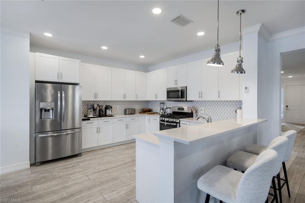 4500 Aurora ST-11