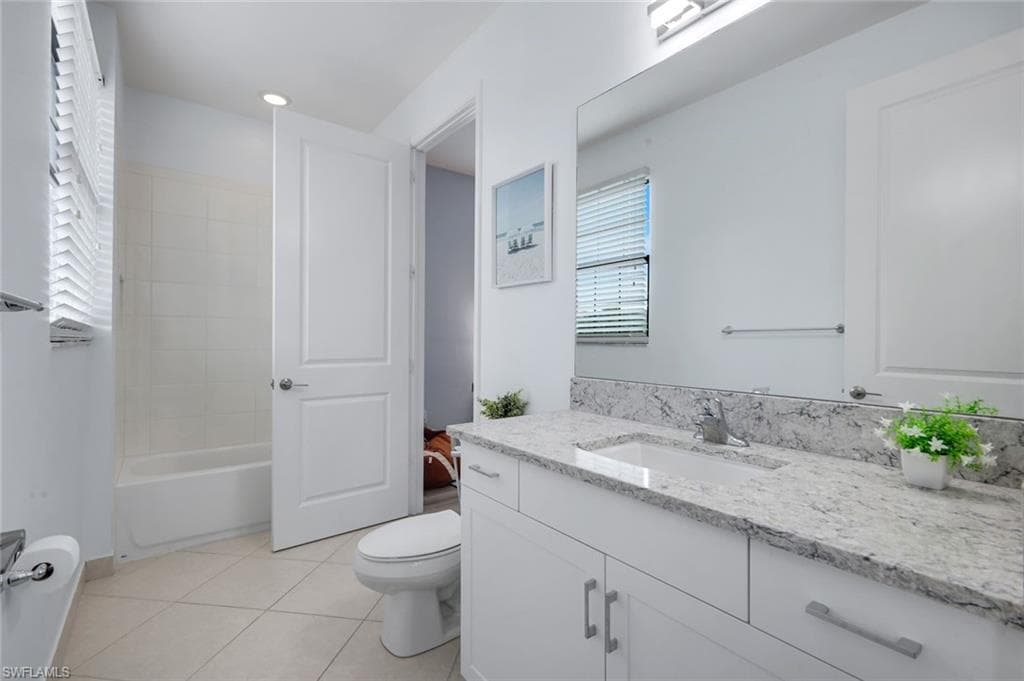 4500 Aurora ST-21