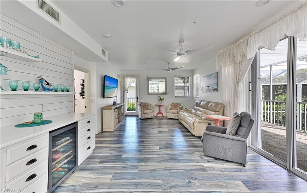 200 Topanga DR-20