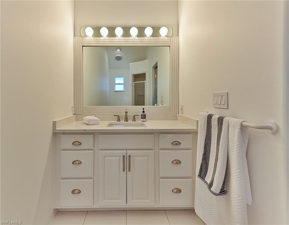 200 Topanga DR-38