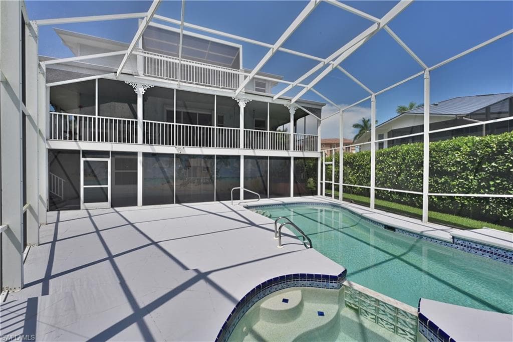 200 Topanga DR-44