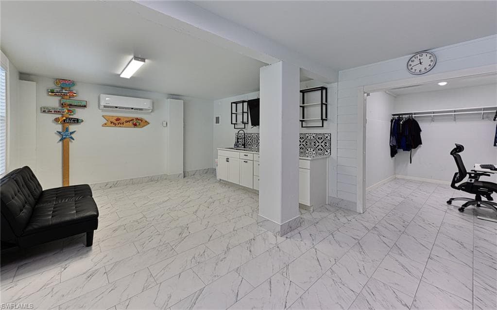 200 Topanga DR-40