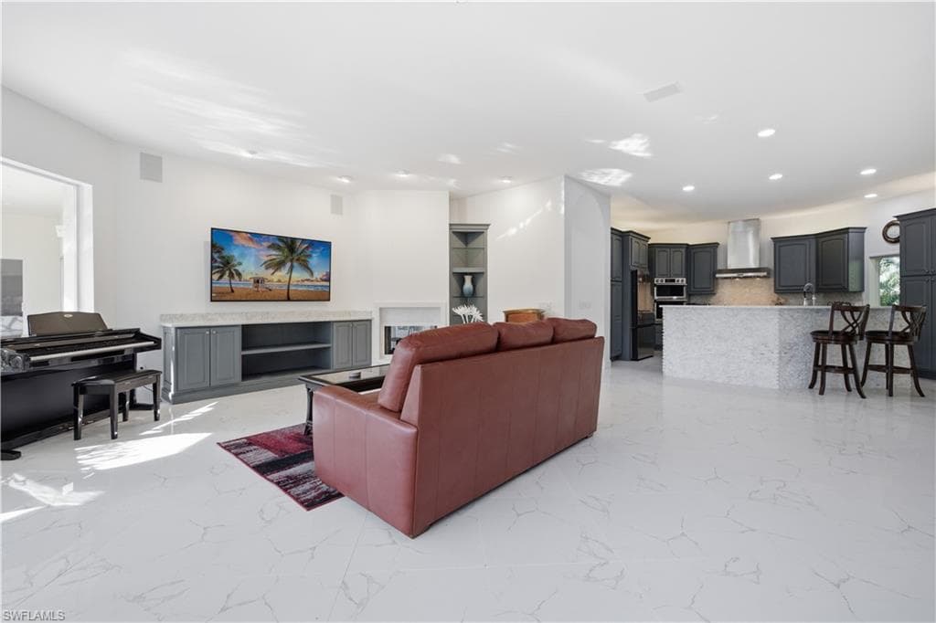 27231 Lakeway CT-11