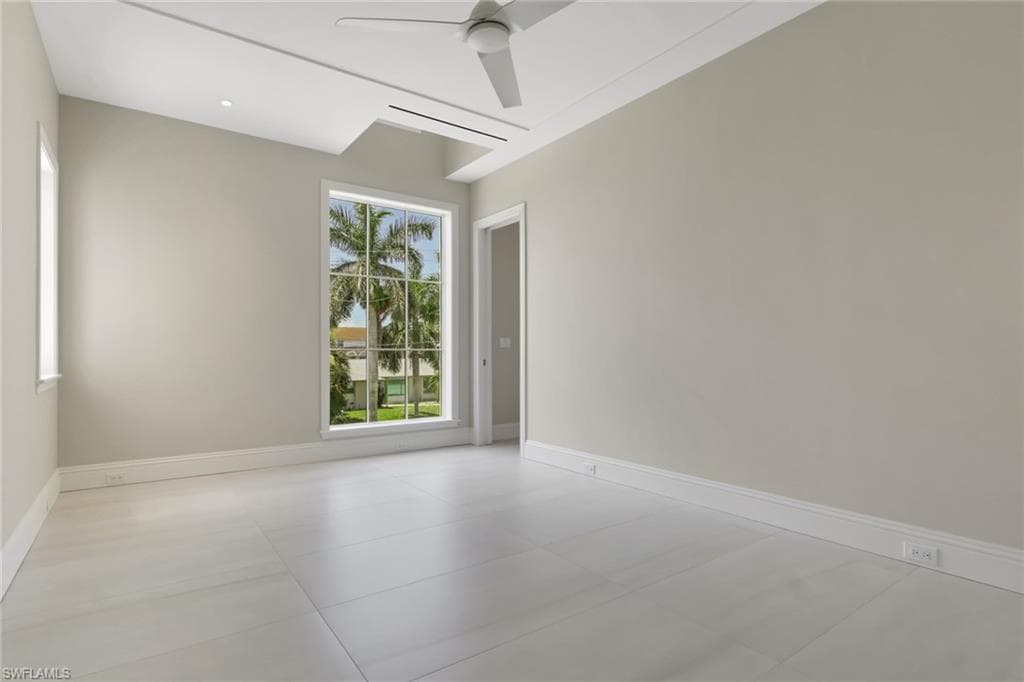 211 1st ST-22