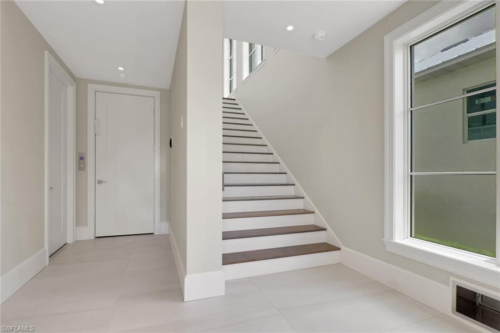 211 1st ST-34