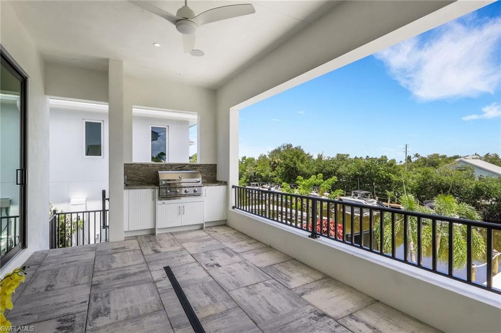 211 1st ST-37