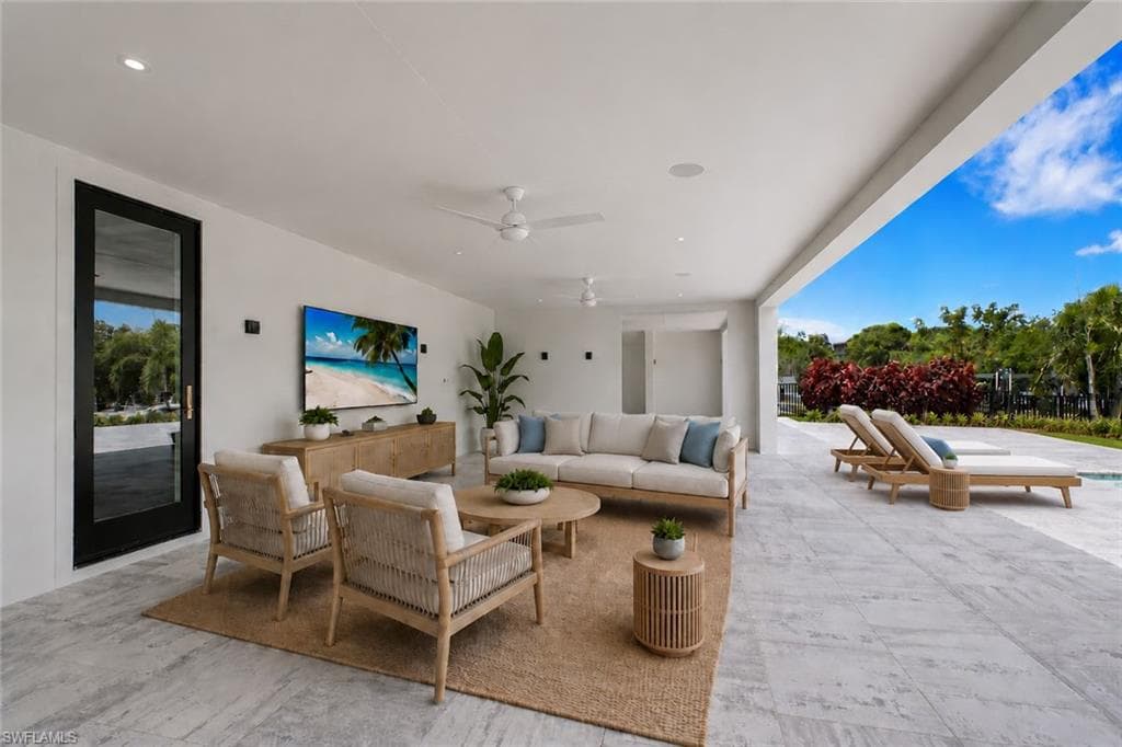 211 1st ST-39
