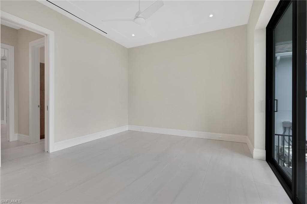 211 1st ST-29