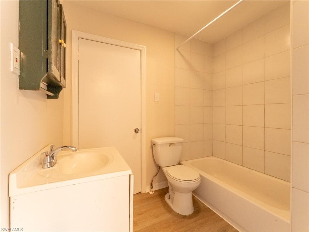 3802 Seminole AVE-17