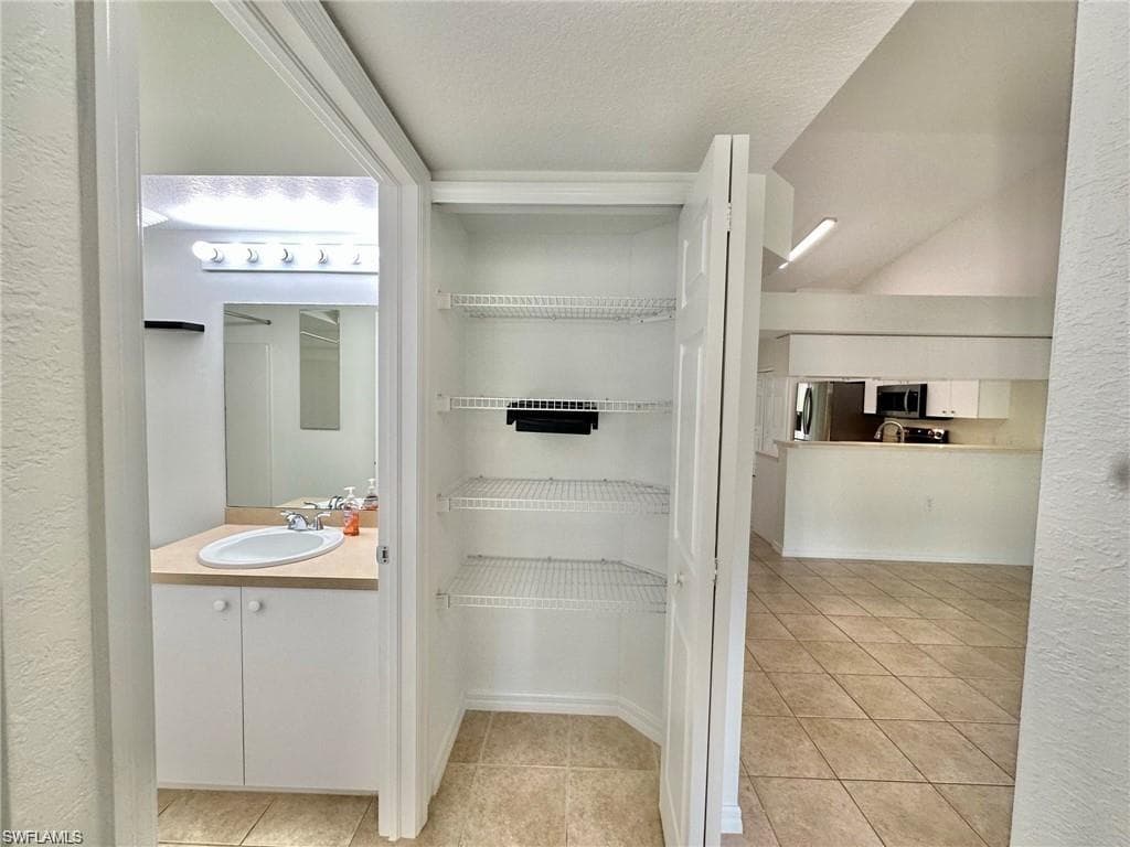 25735 Lake Amelia WAY 203-21