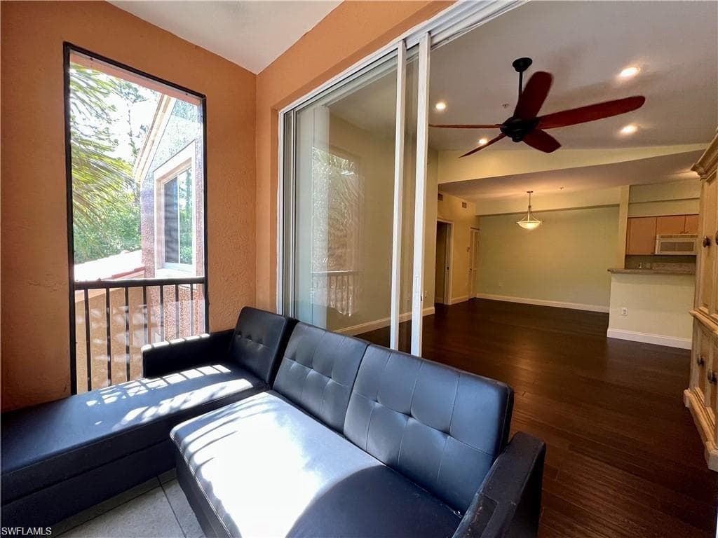 1160 Reserve WAY 207-2