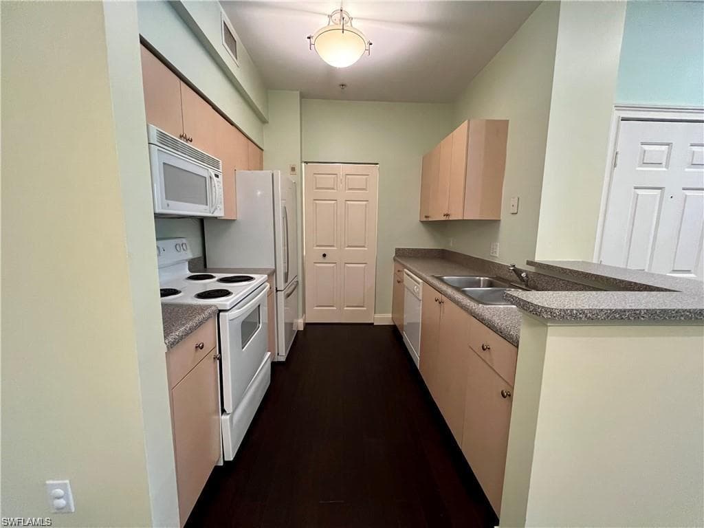 1160 Reserve WAY 207-6