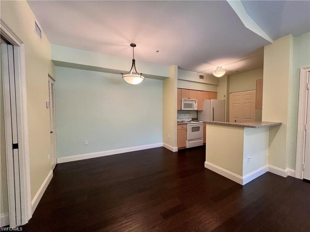 1160 Reserve WAY 207-7