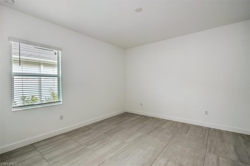 17211 Blue Sapphire DR-14