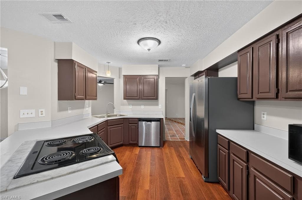 17565 Lee RD-7