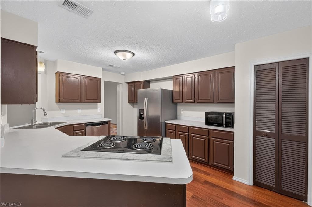 17565 Lee RD-9