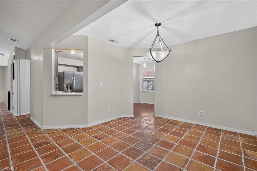17565 Lee RD-11