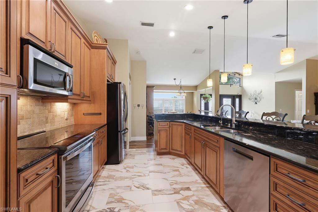 6037 Birnam Wood LN-13