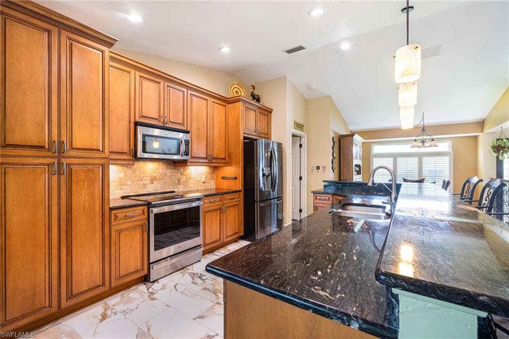 6037 Birnam Wood LN-10