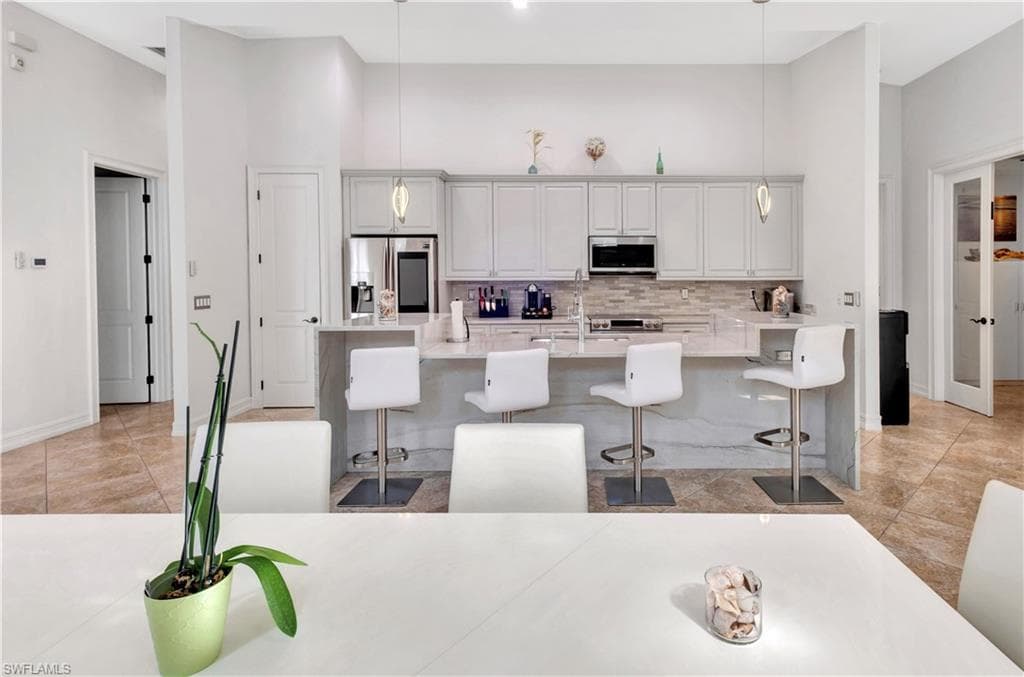 3005 Coco AVE-27