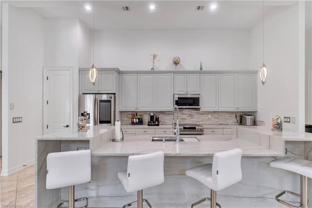 3005 Coco AVE-26