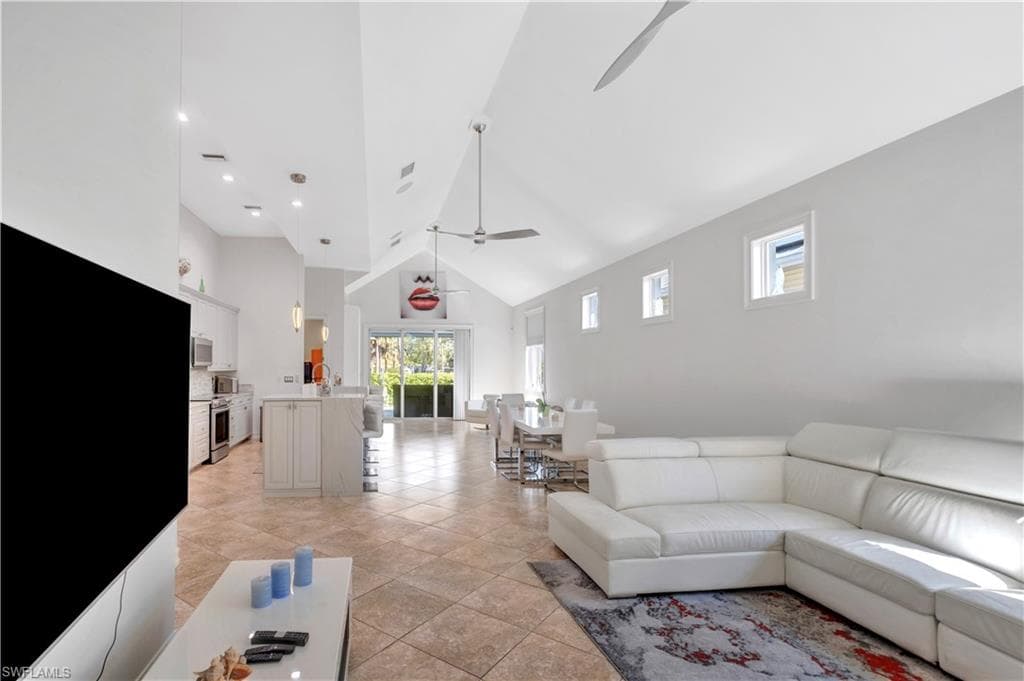 3005 Coco AVE-35