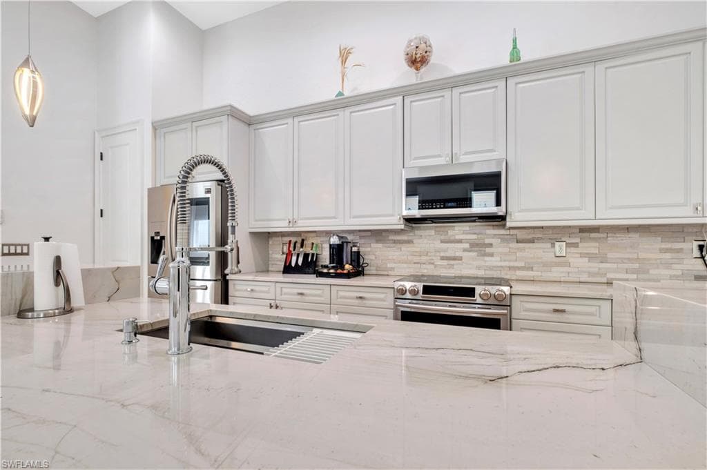 3005 Coco AVE-25