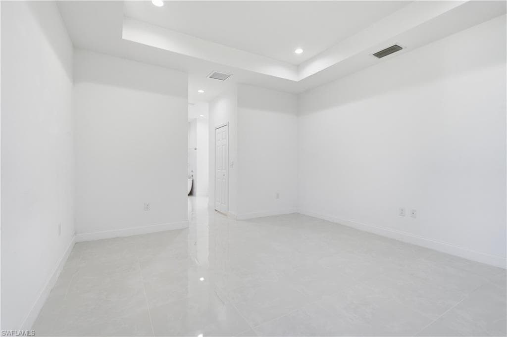 1002 E 5th ST-22
