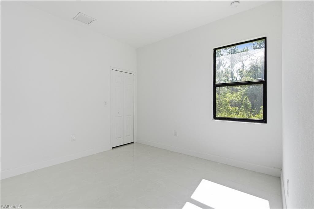 1002 E 5th ST-32