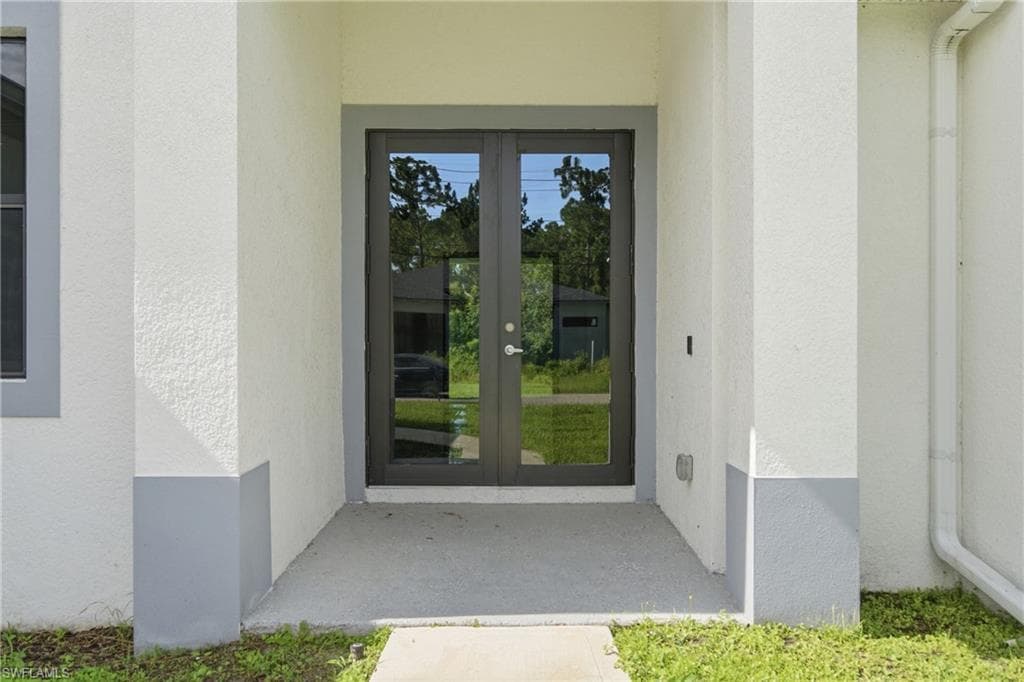 1002 E 5th ST-5