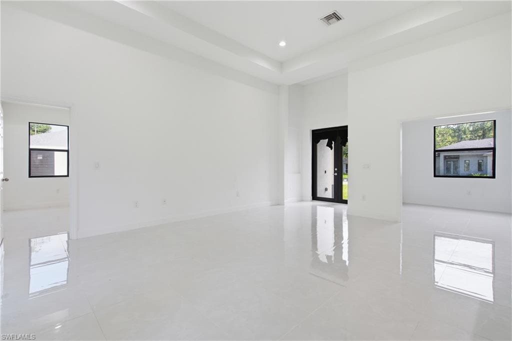 1002 E 5th ST-10