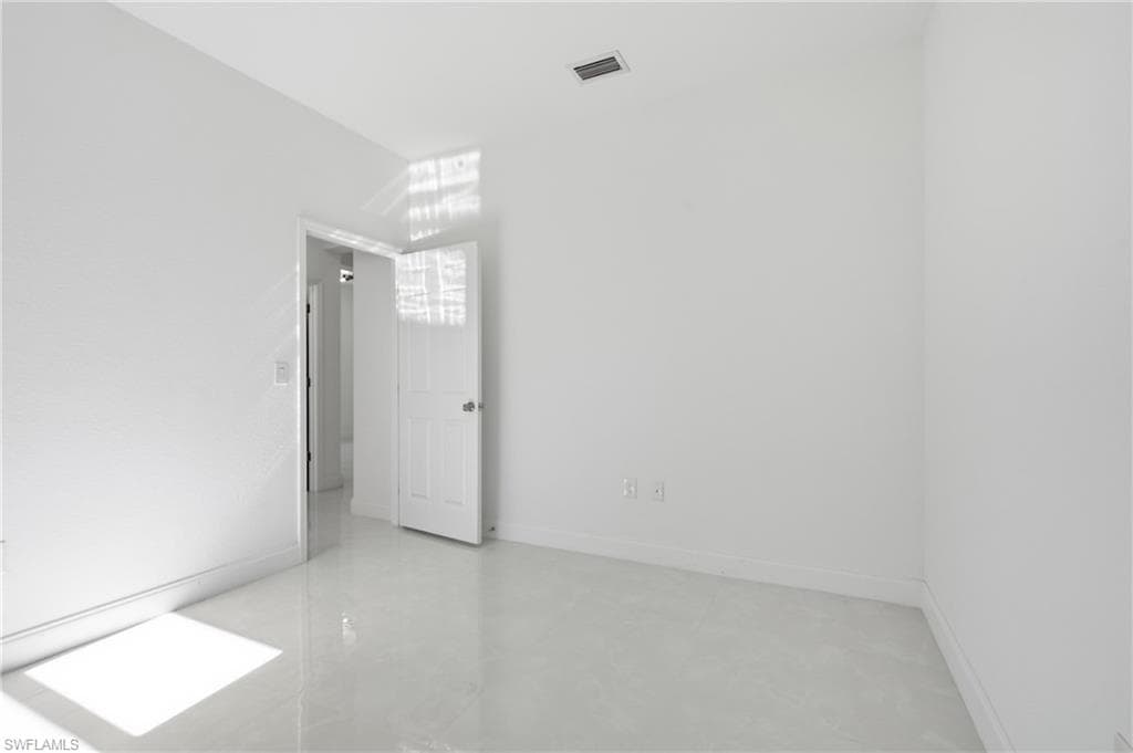 1002 E 5th ST-33