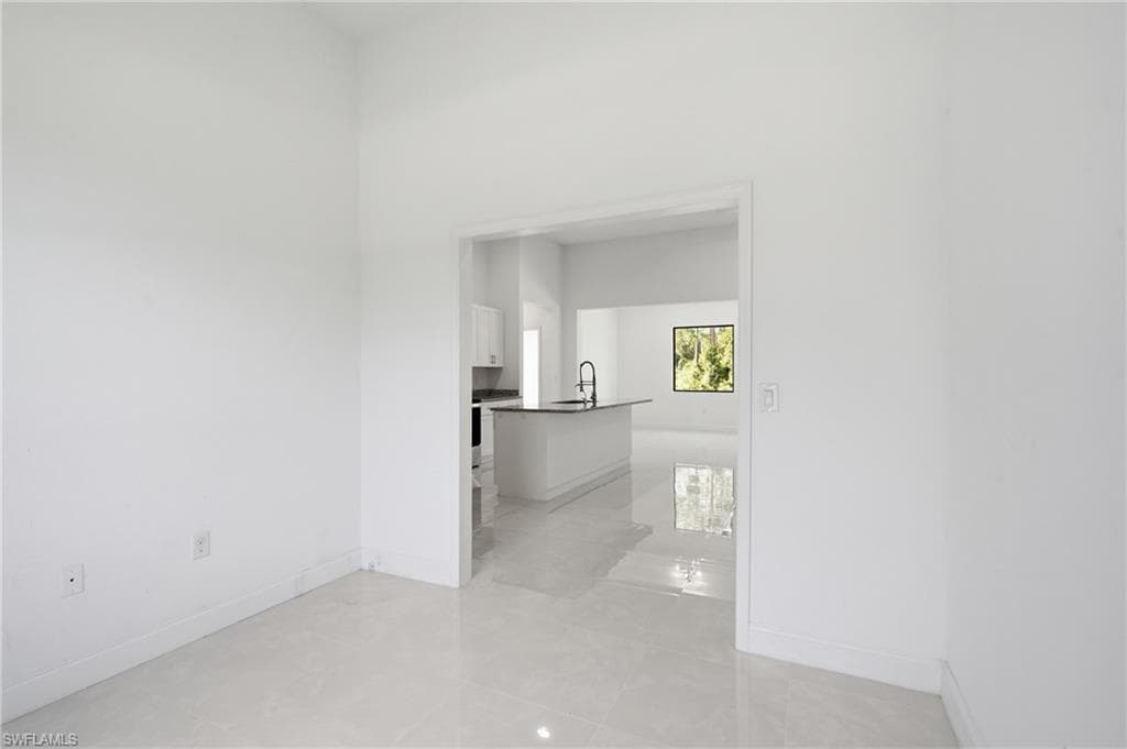 1002 E 5th ST-19