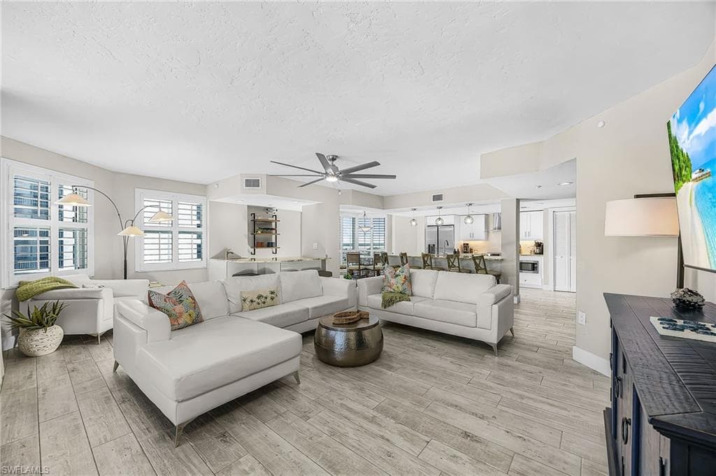 6620 Estero BLVD 1006-2