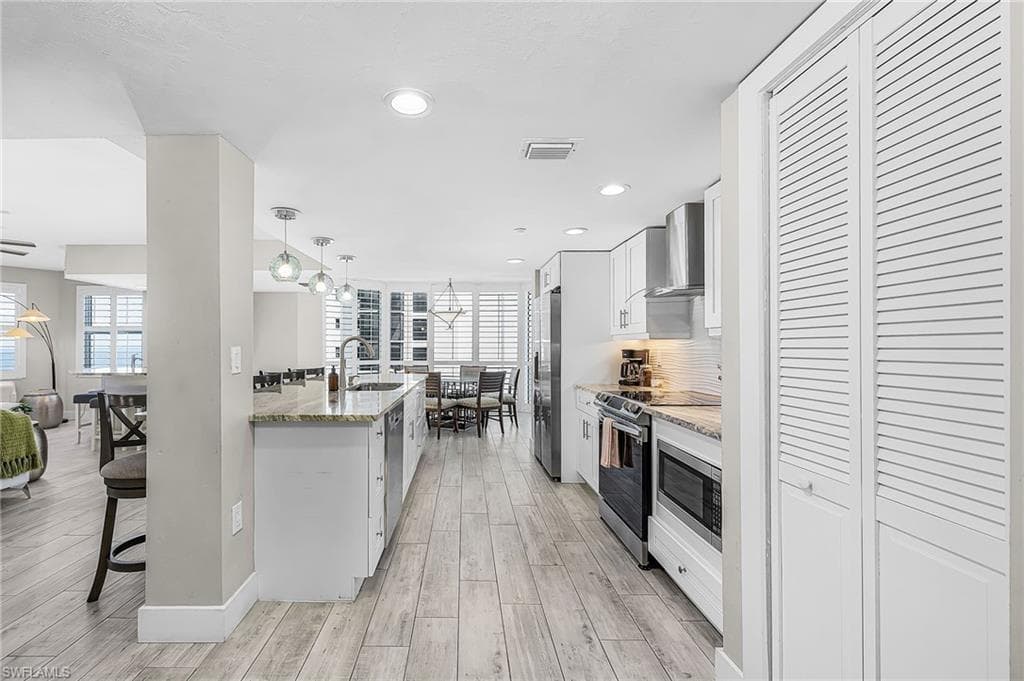 6620 Estero BLVD 1006-12