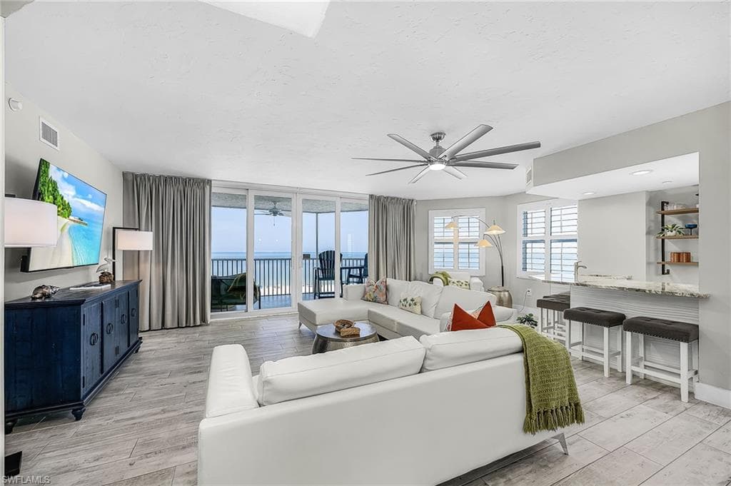 6620 Estero BLVD 1006-22