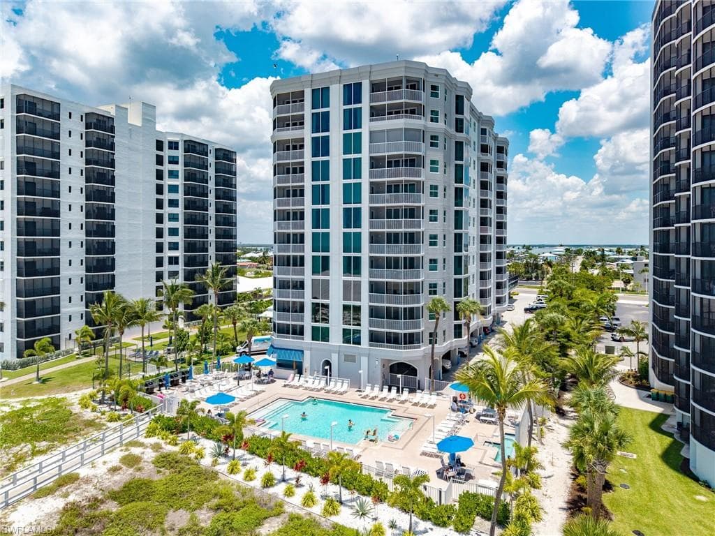 6620 Estero BLVD 1006-33