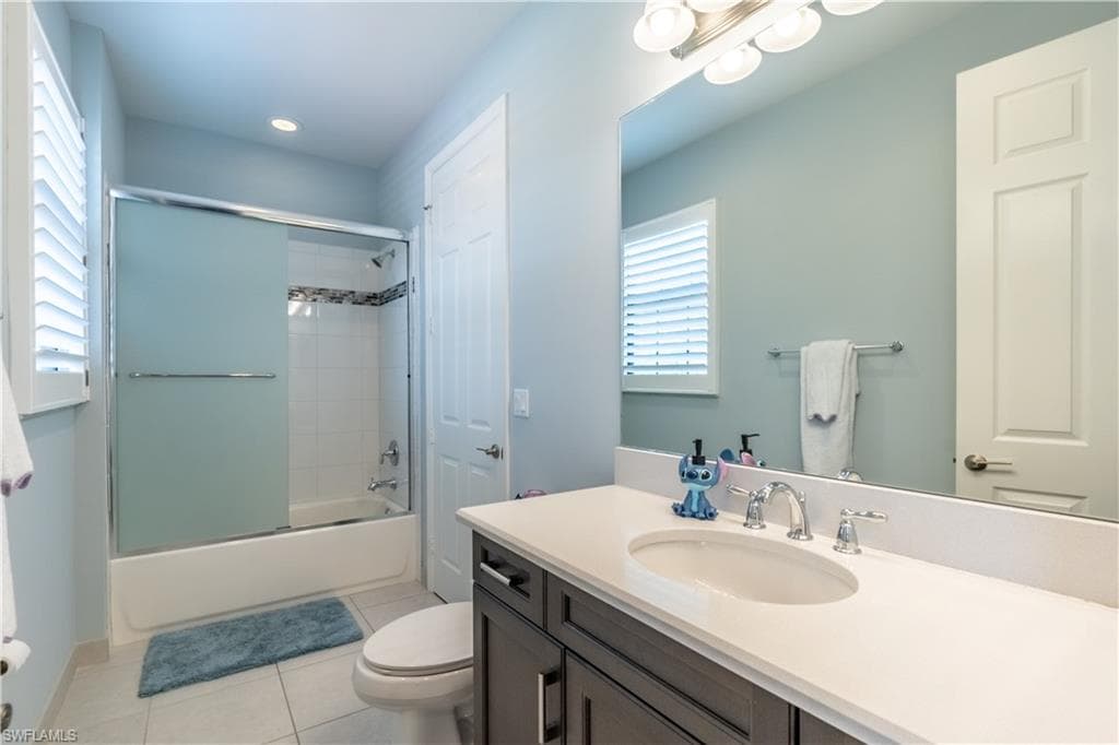 4347 Aurora ST-23
