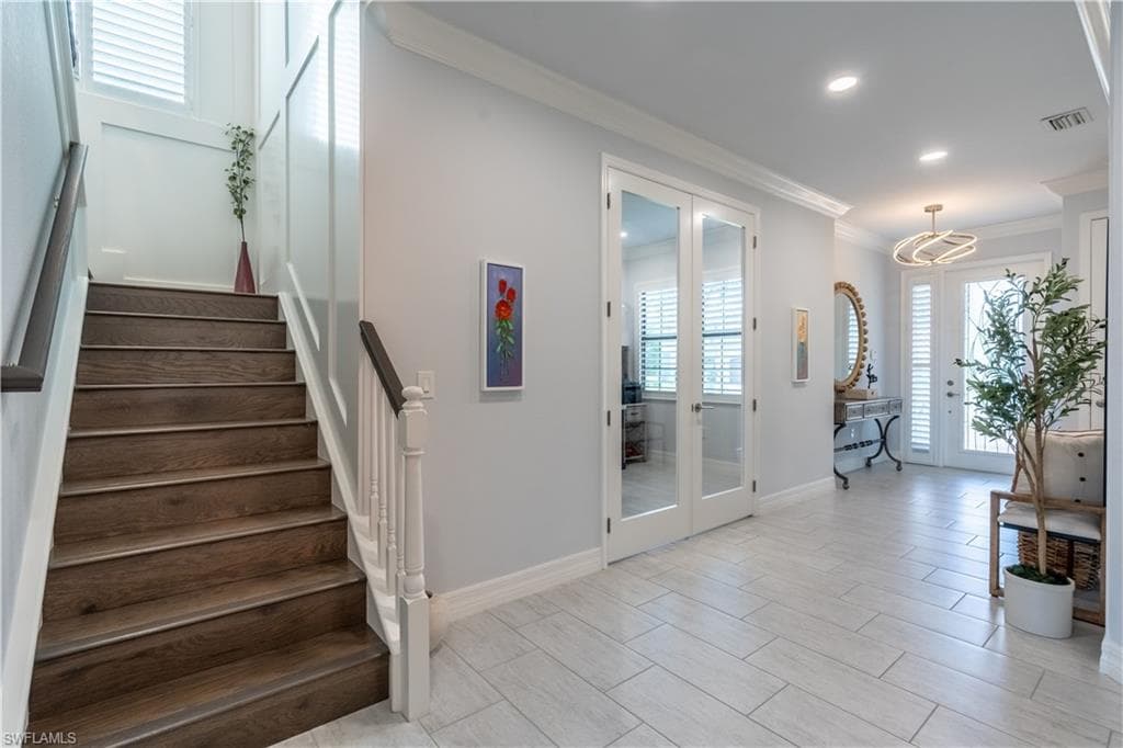 4347 Aurora ST-12
